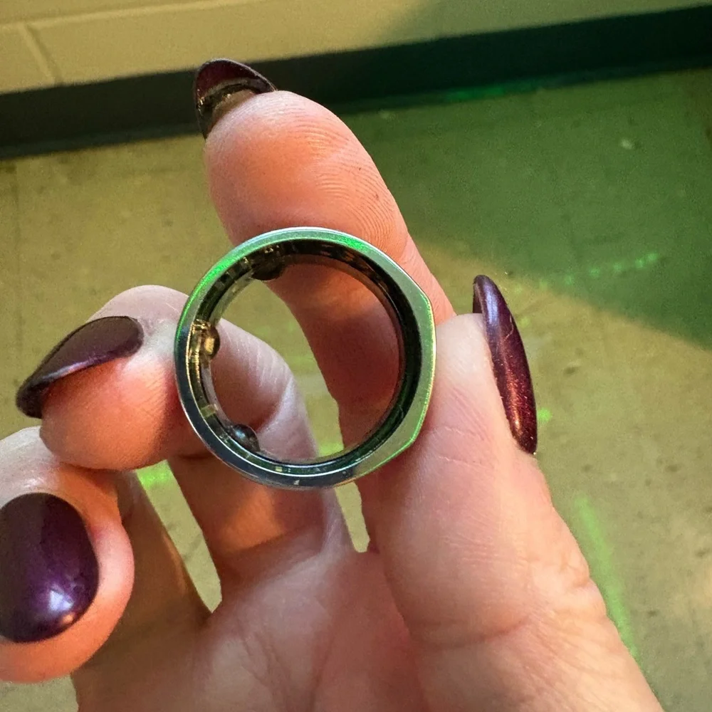 Oura Ring Gen 3 Size 10 + charger